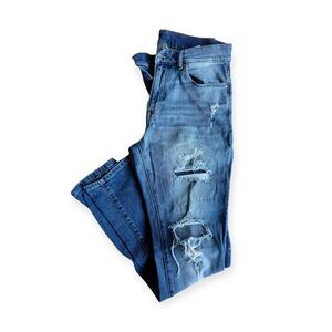 H&M Men’s Light washed Ripped Jeans, Skinny Fit - Size 31/32